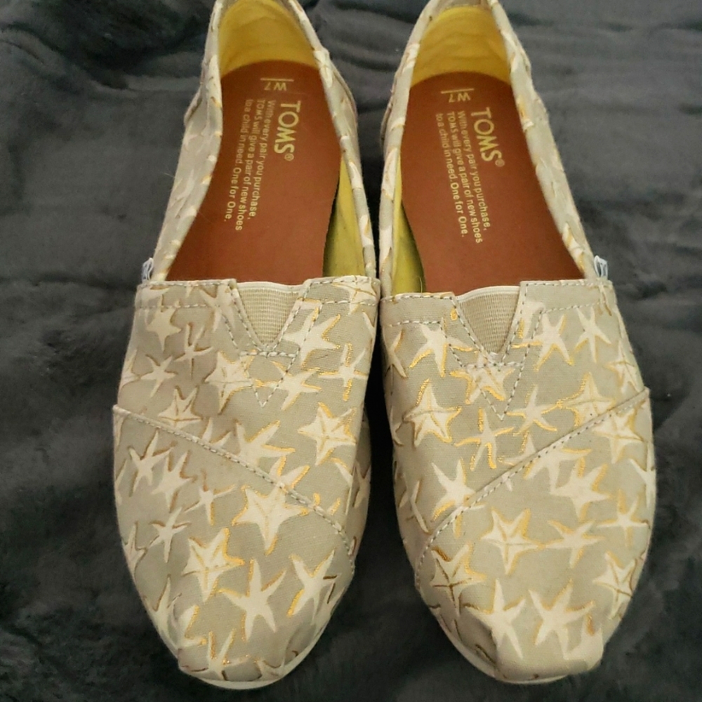 Star print TOMS